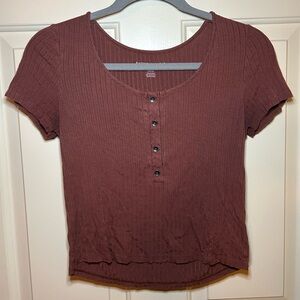 American Eagle Outfitters Maroon Ribbed Button-Up Tee